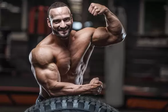 كم يحتاج لاعب كمال الأجسام من السعرات الحرارية؟