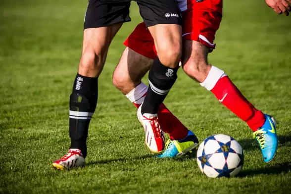 هل الحديد يؤثر على لاعب كرة القدم
