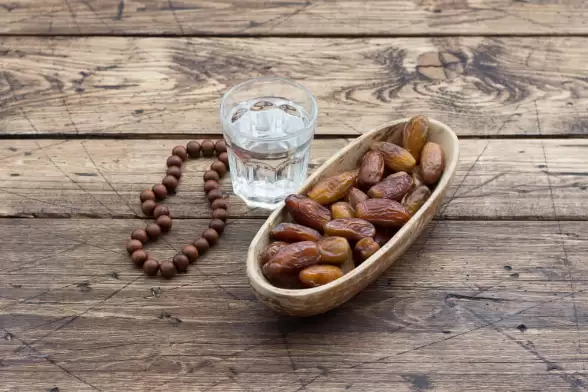 الطريقة الصحيحة للإفطار في رمضان