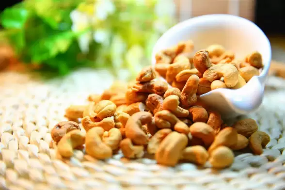 أهمية وفوائد تناول الكاجو للاعبي كمال الاجسام