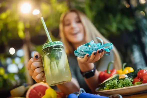 مشروب تنحيف البطن والخصر والأرداف