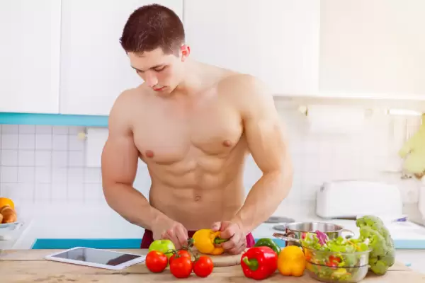 قد تكون وجبة السحور هي الوجبة الأهم في شهر رمضان لأنها أخر وجبة قبل الصيام لفترة طويلة، فما هو أفضل سحور للرياضيين في شهر رمضان لبناء العضلات وتجنب خسارتها؟. 