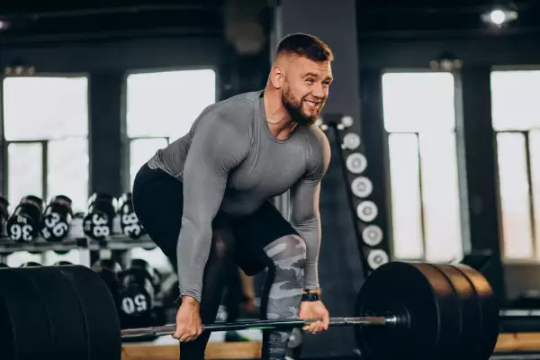 بناء العضلات مع بروتين أقل يوميا عن المعدل الطبيعي هل هو أمر ممكن؟، وما هي طريقة بناء عضلات ضخمة مع كميات بسيطة من البروتين يوميا؟.